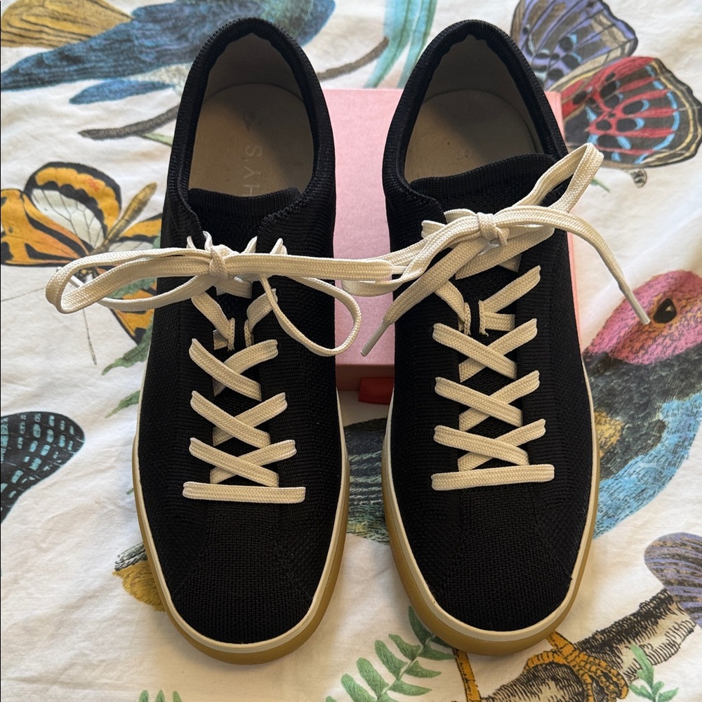 NWOT Rothy's Black and White Sneakers